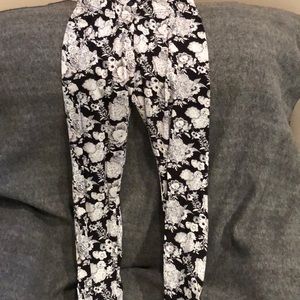 Black and blue floral leggings